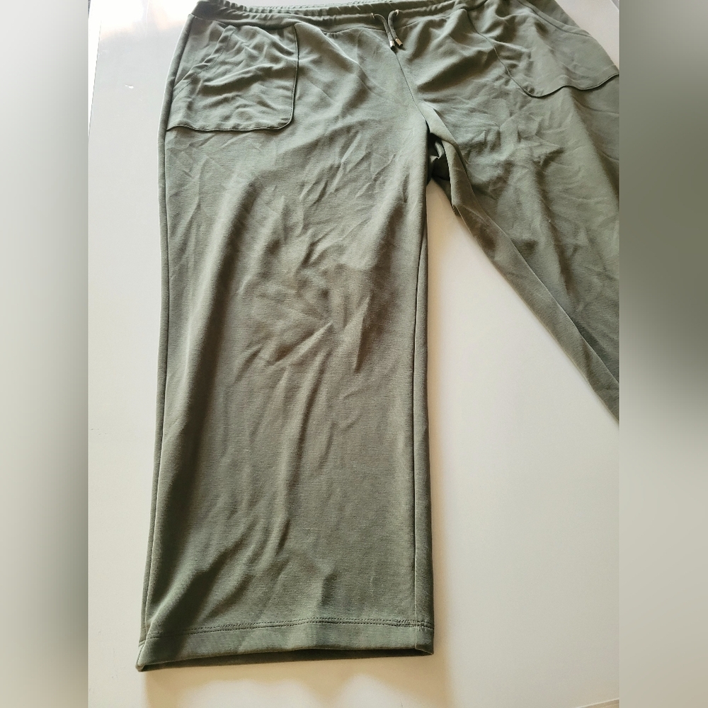 Chico's Zenergy Olive Drawstring Crop Track/Gym Pants Pull On 4R/20-22 - Picture 6 of 16